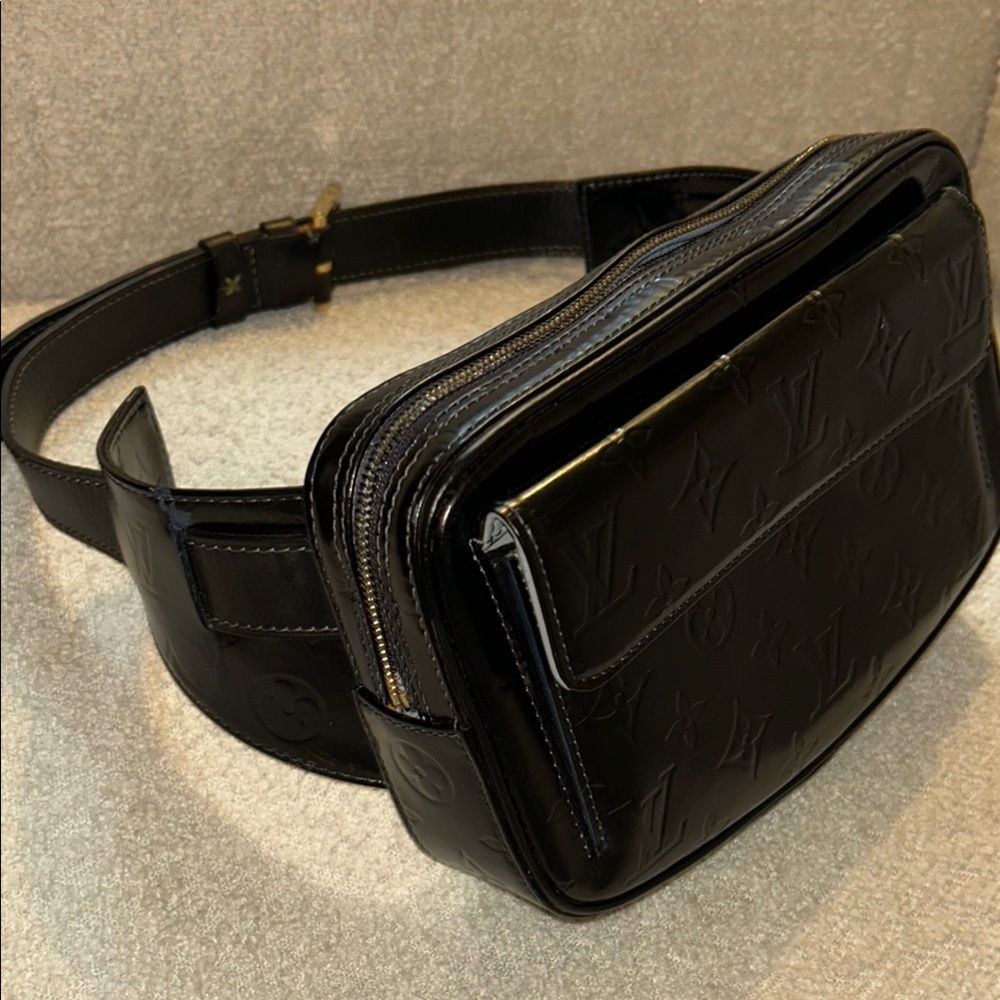 Louis Vuitton Black Bum Bag Unisex🥳🥳❌